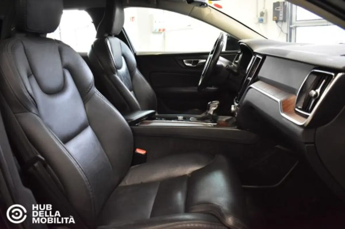 Volvo V60 Cross Country usata a Perugia (19)