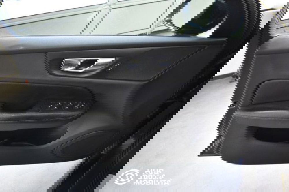 Volvo V60 Cross Country usata a Perugia (7)