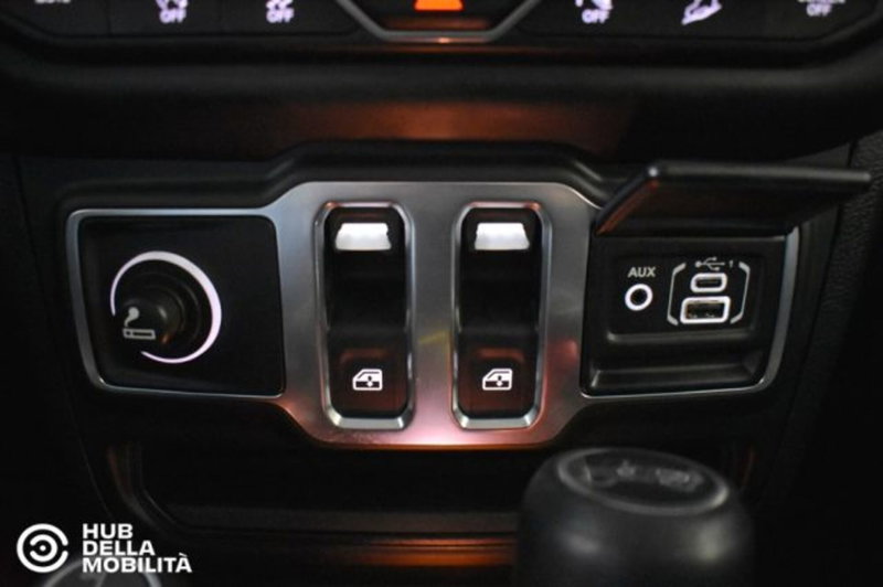 Jeep Wrangler usata a Perugia (13)