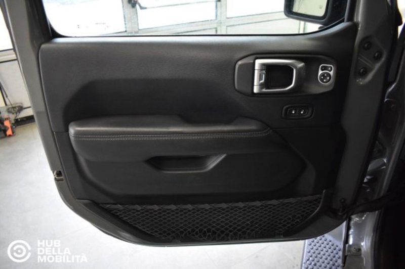 Jeep Wrangler usata a Perugia (7)