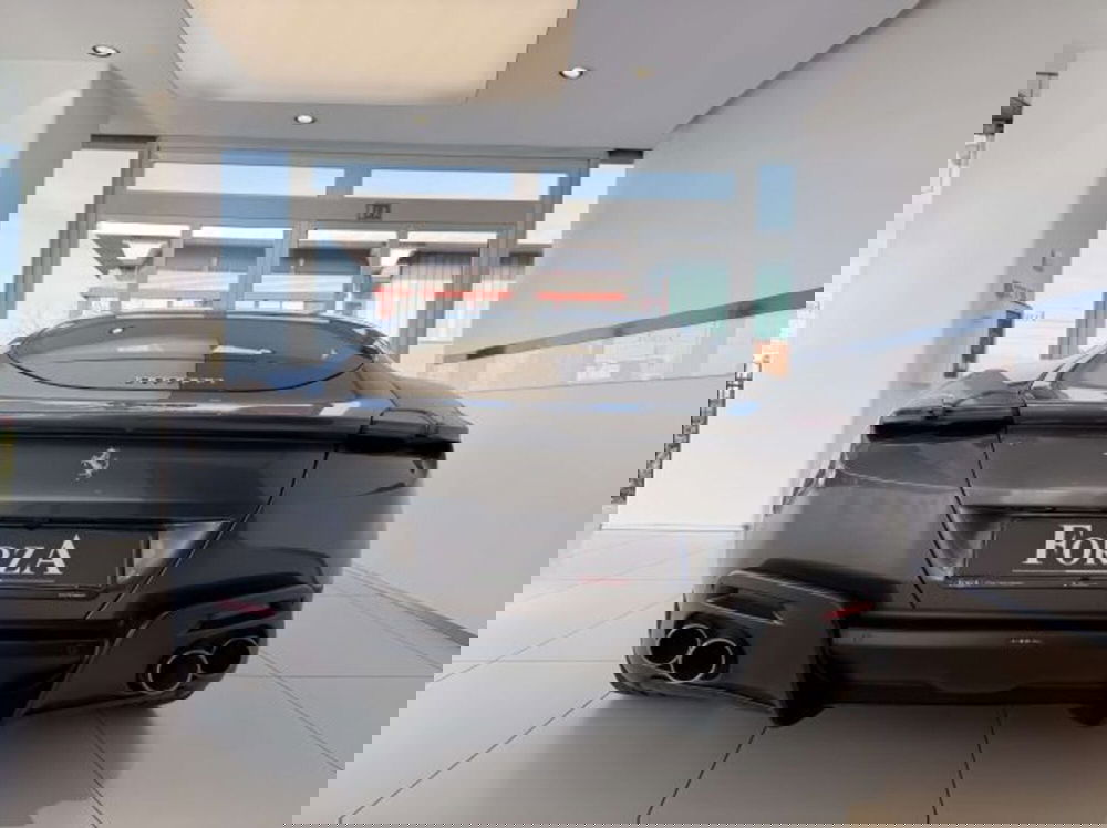 Ferrari Roma Spider usata a Torino (14)