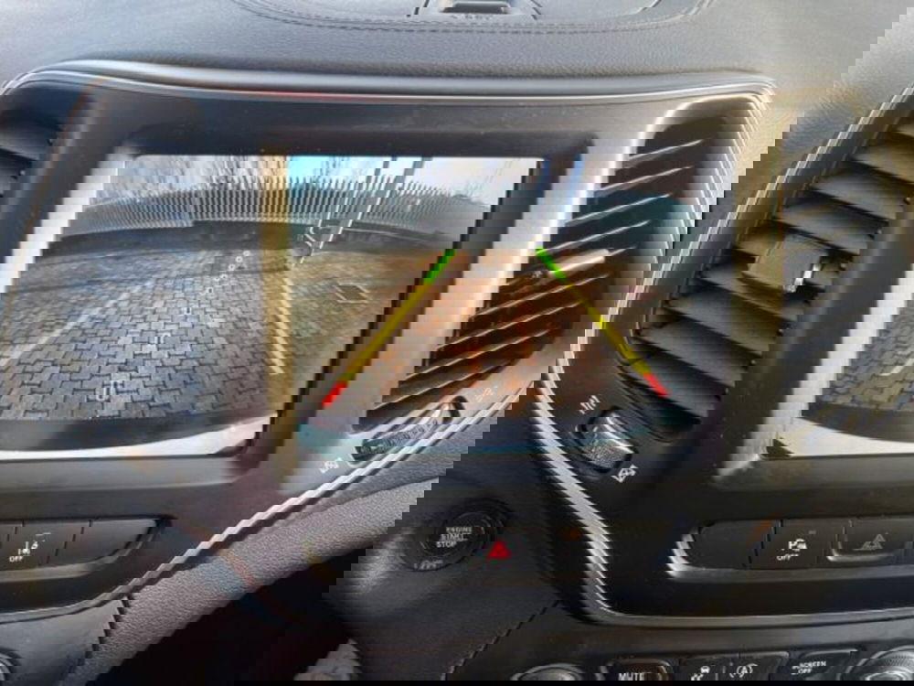 Jeep Cherokee usata a Livorno (17)