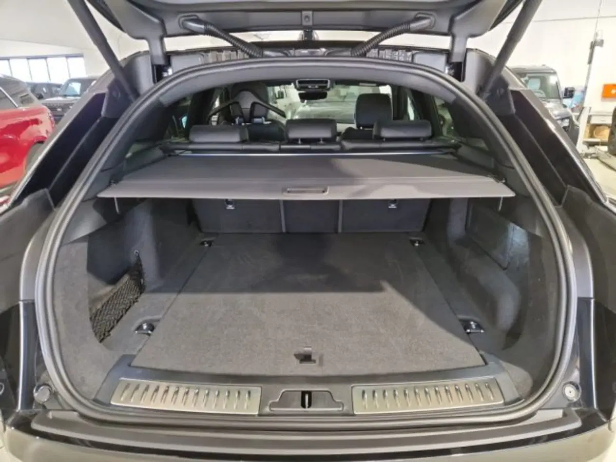 Land Rover Range Rover Velar usata a Livorno (18)