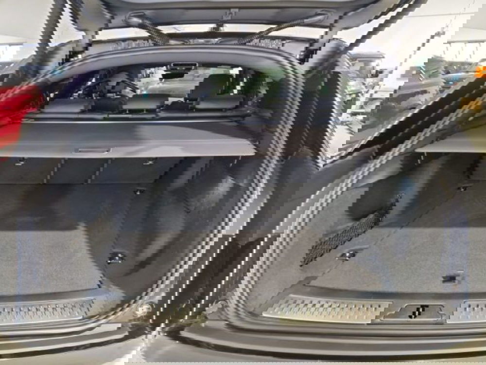 Land Rover Range Rover Velar usata a Livorno (18)