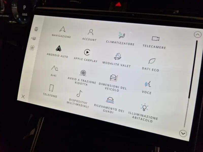 Land Rover Range Rover Velar usata a Livorno (20)