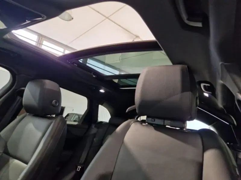 Land Rover Range Rover Velar usata a Livorno (7)