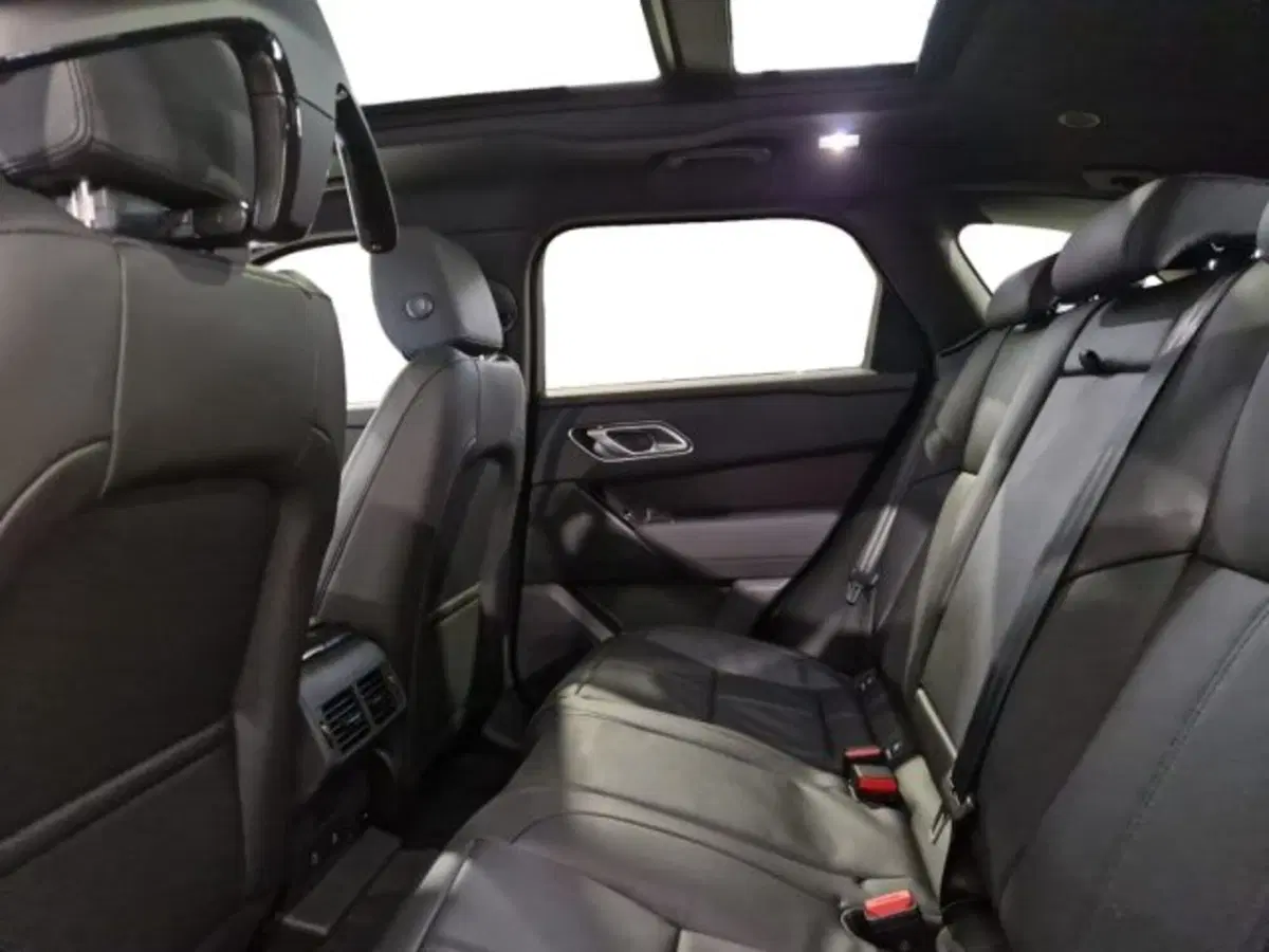 Land Rover Range Rover Velar usata a Livorno (8)