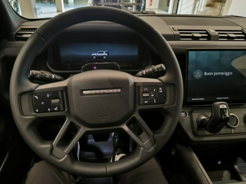 Land Rover Defender usata a Livorno (12)