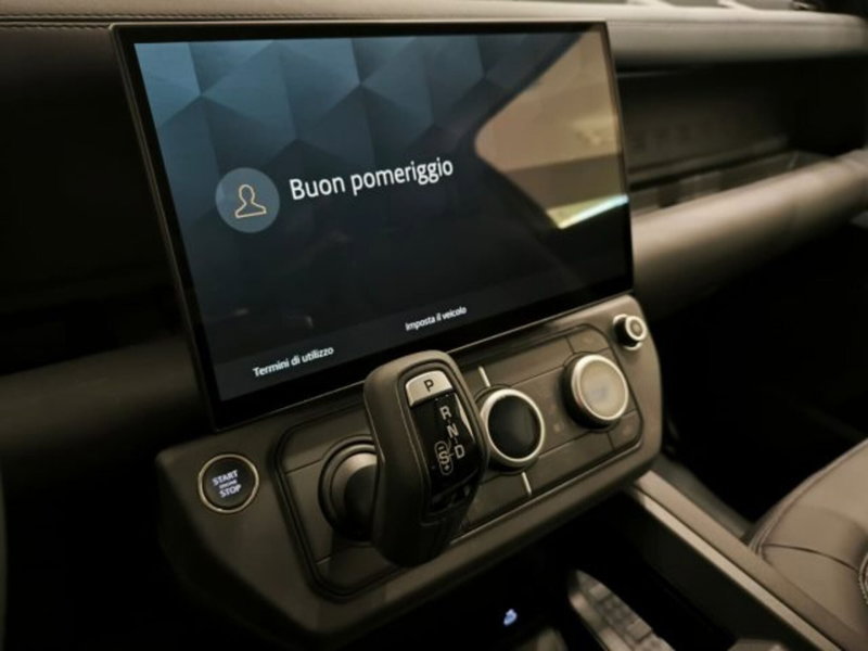 Land Rover Defender usata a Livorno (13)