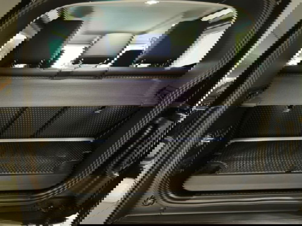 Land Rover Defender usata a Livorno (14)