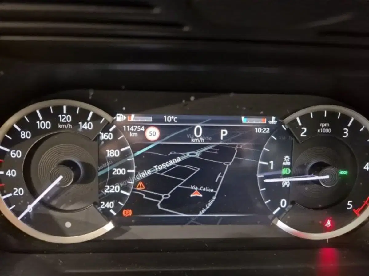 Land Rover Discovery Sport usata a Livorno (12)