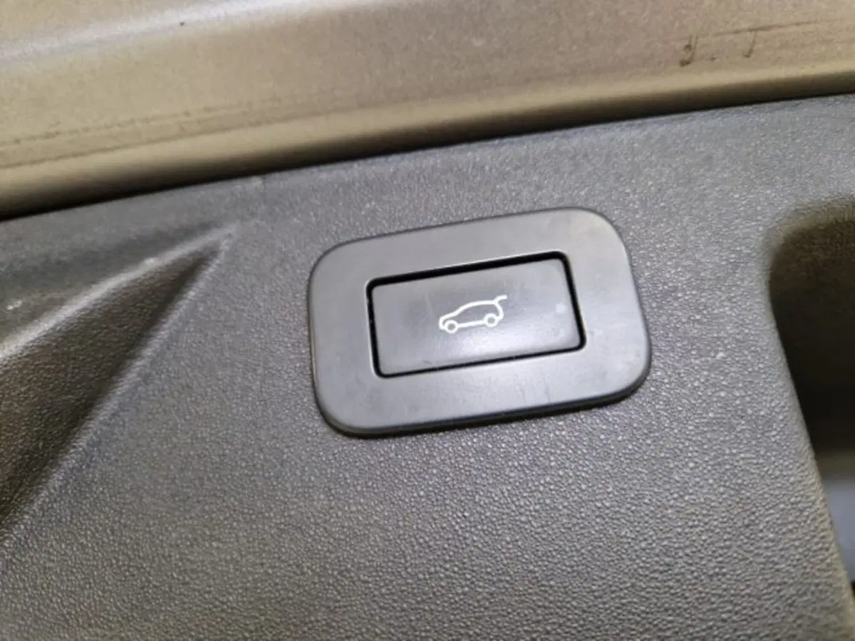 Land Rover Discovery Sport usata a Livorno (20)