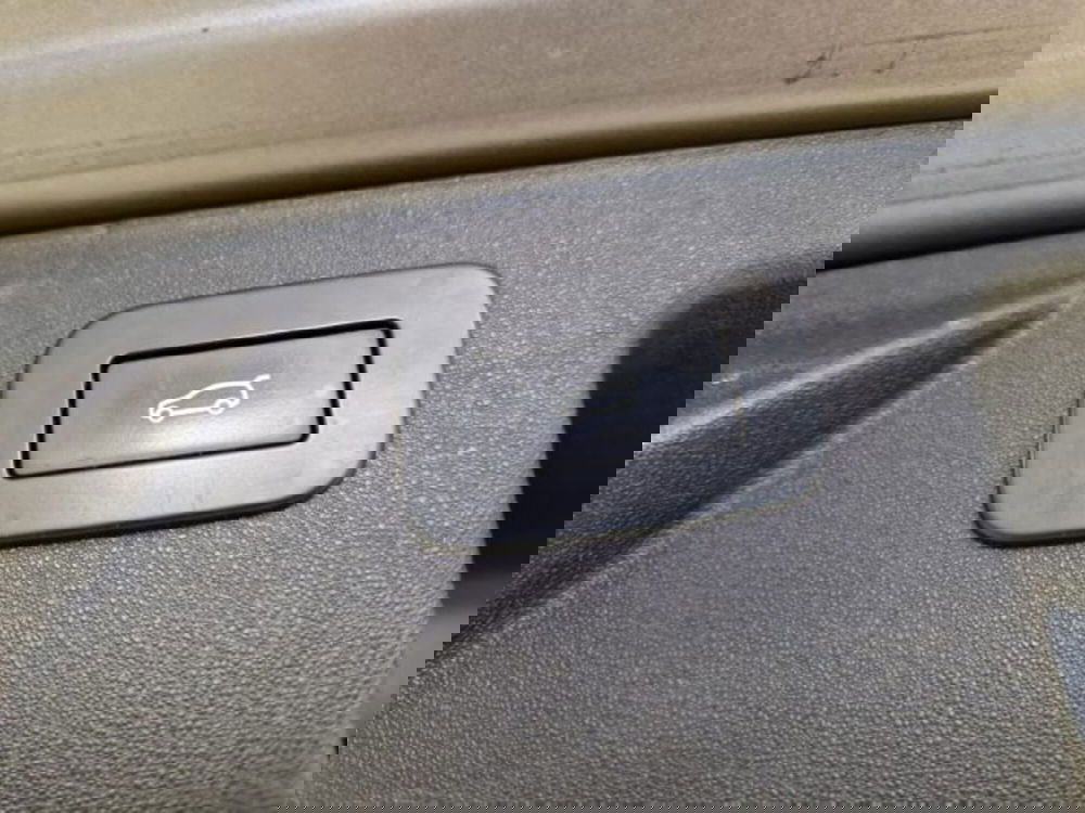 Land Rover Discovery Sport usata a Livorno (20)