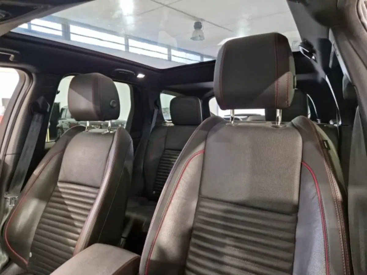 Land Rover Discovery Sport usata a Livorno (2)