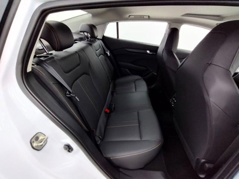 Dongfeng Shine  nuova a Como (5)