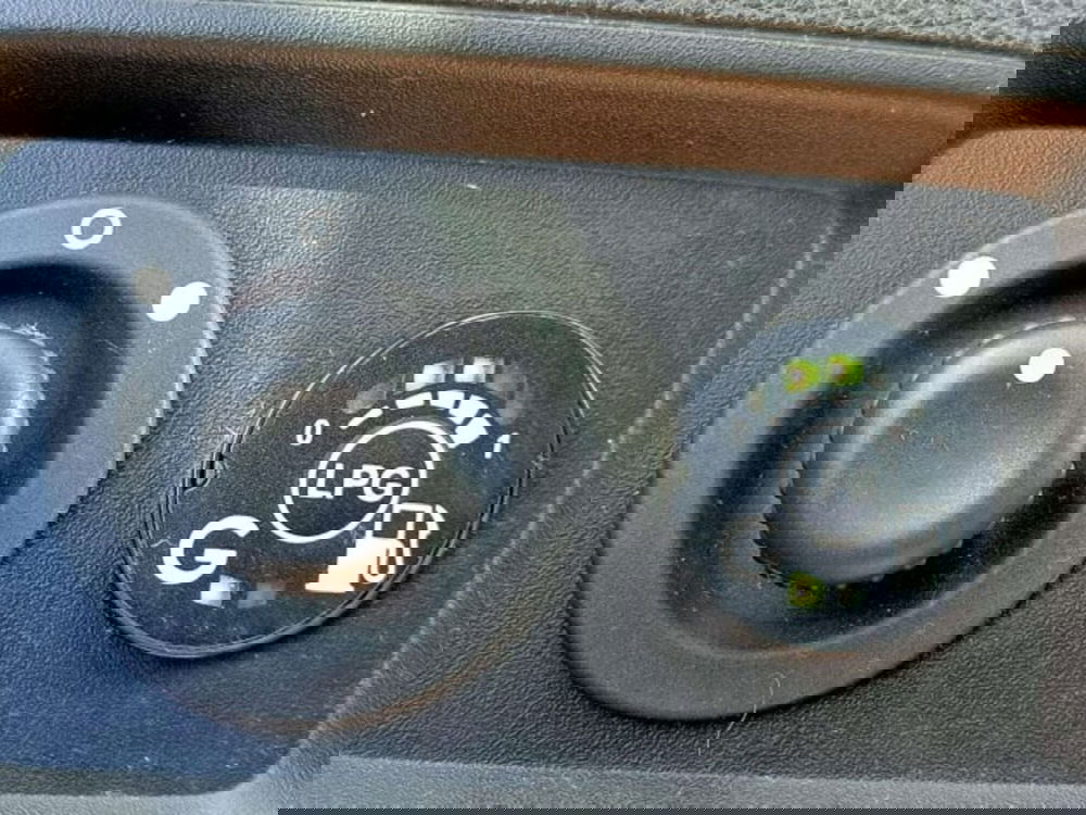 Dacia Duster usata a Firenze (15)