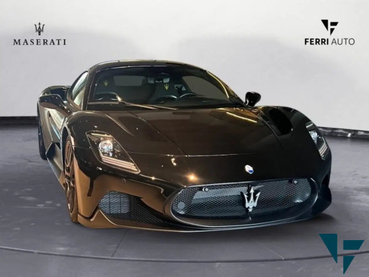 Maserati MC20 nuova a Udine (4)