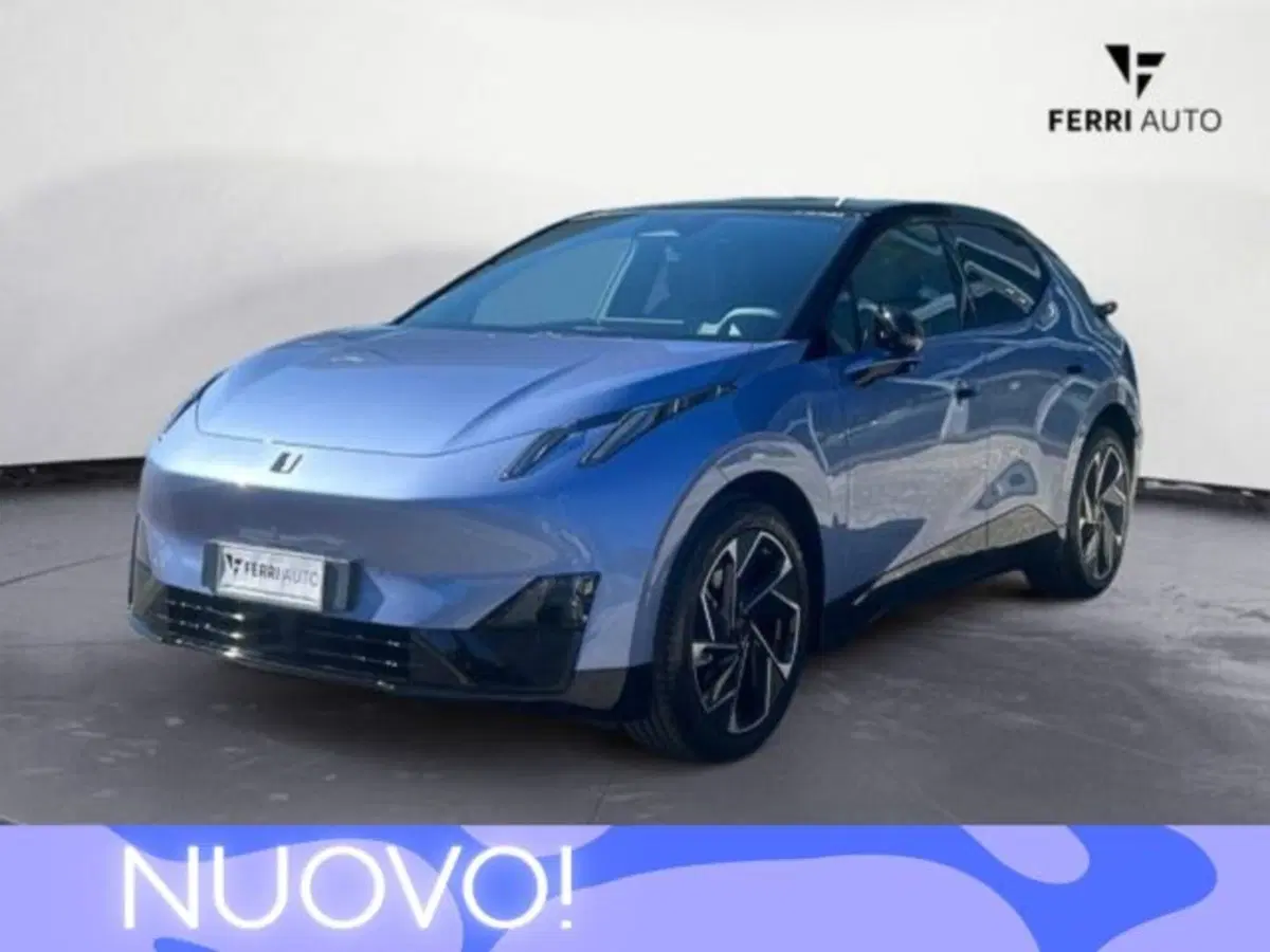 Lynk & Co 02 nuova a Udine