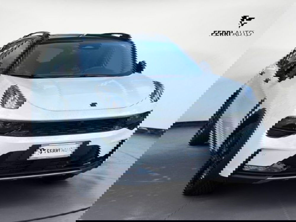 Lynk & Co 01 nuova a Udine (3)