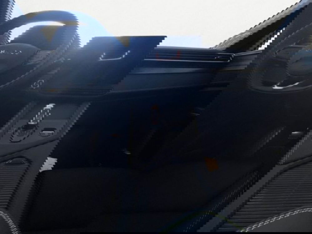 Lynk & Co 01 nuova a Udine (5)