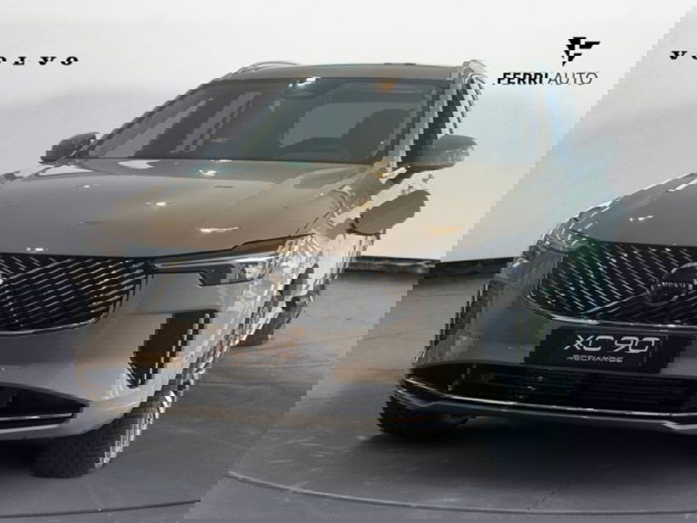 Volvo XC90 nuova a Udine