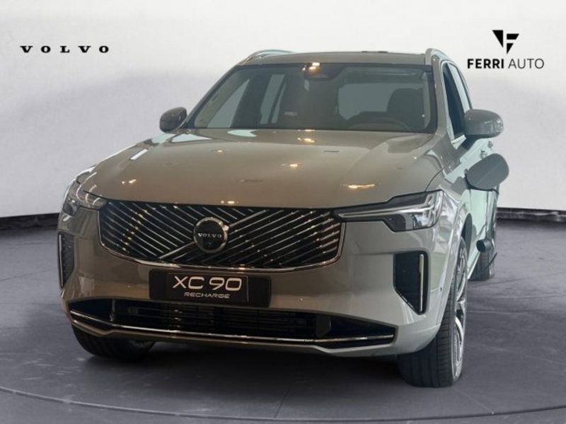 Volvo XC90 nuova a Udine