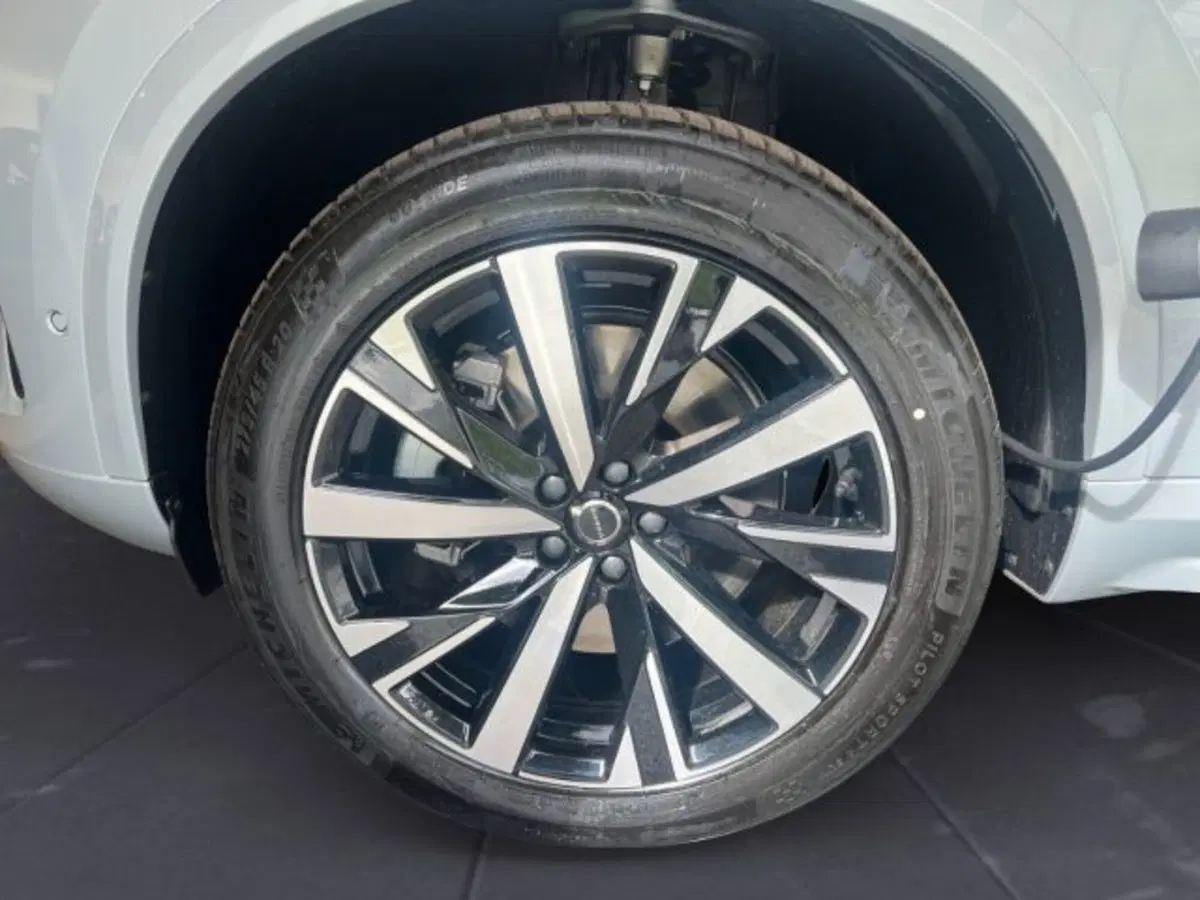 Volvo XC90 nuova a Udine (13)