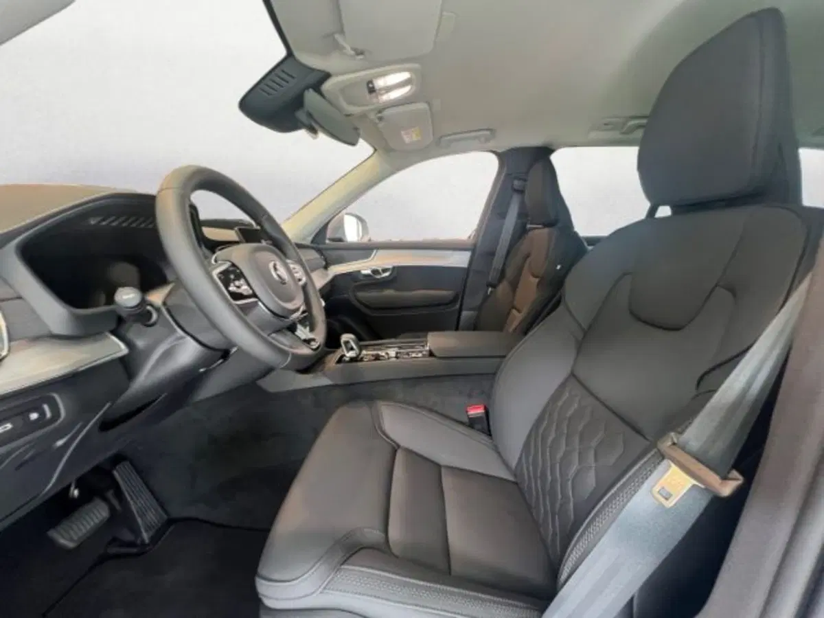 Volvo XC90 nuova a Udine (7)
