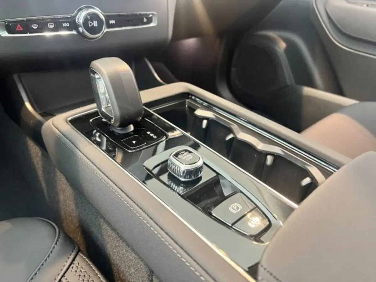 Volvo XC90 nuova a Udine (10)