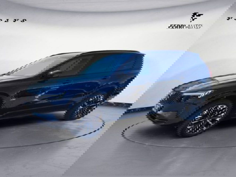 Volvo XC90 nuova a Udine