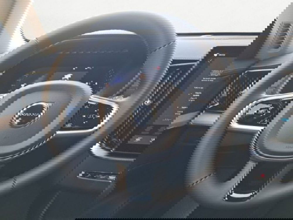 Volvo XC90 nuova a Udine (13)