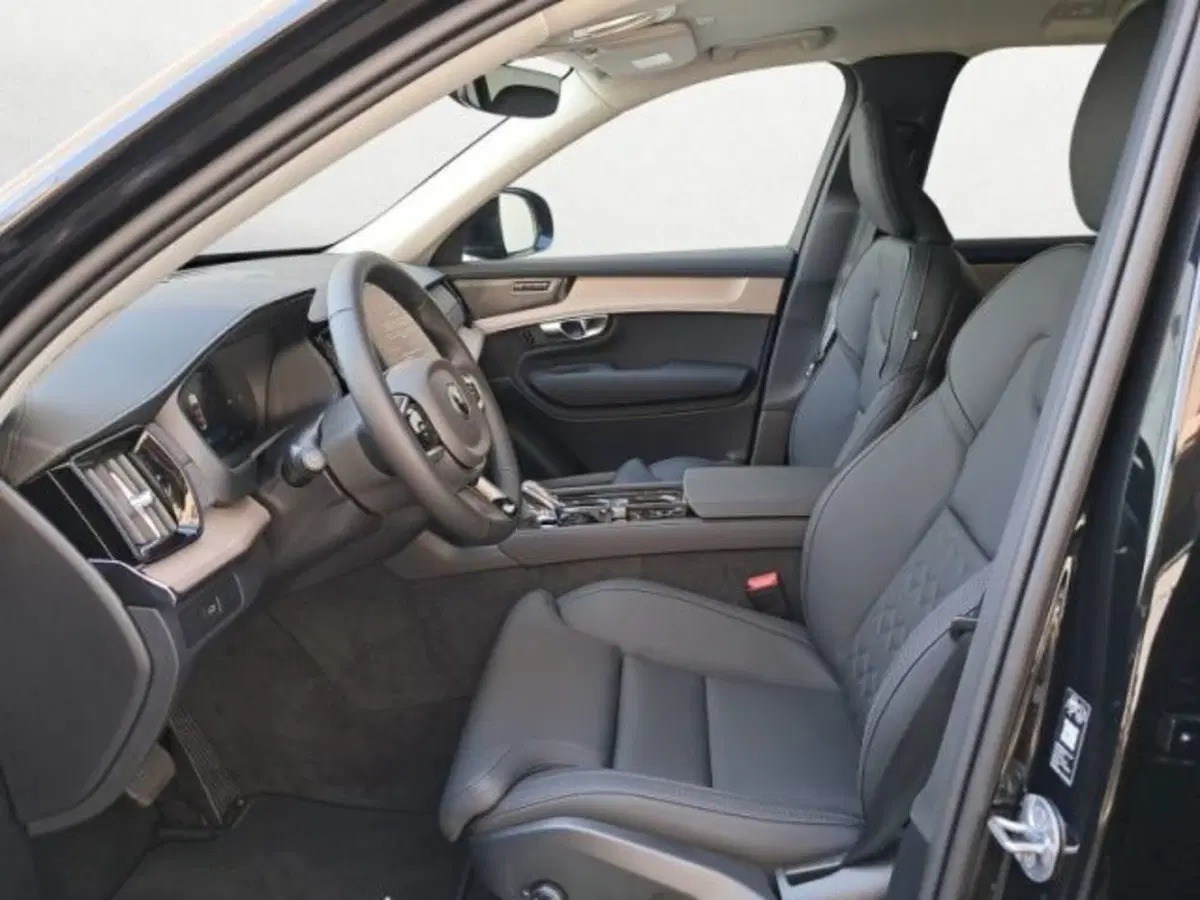 Volvo XC90 nuova a Udine (9)