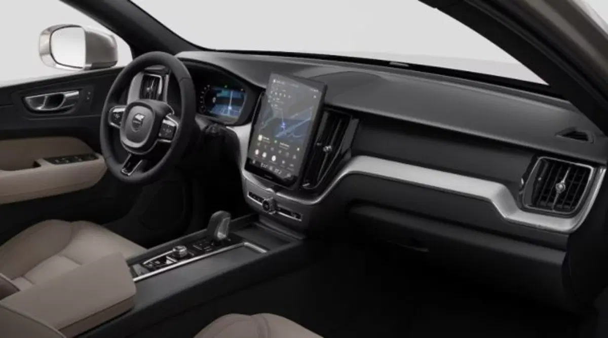 Volvo XC60 nuova a Udine (7)