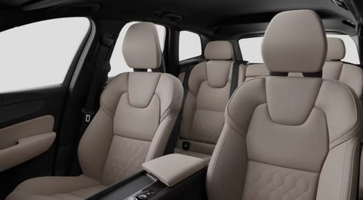 Volvo XC60 nuova a Udine (8)