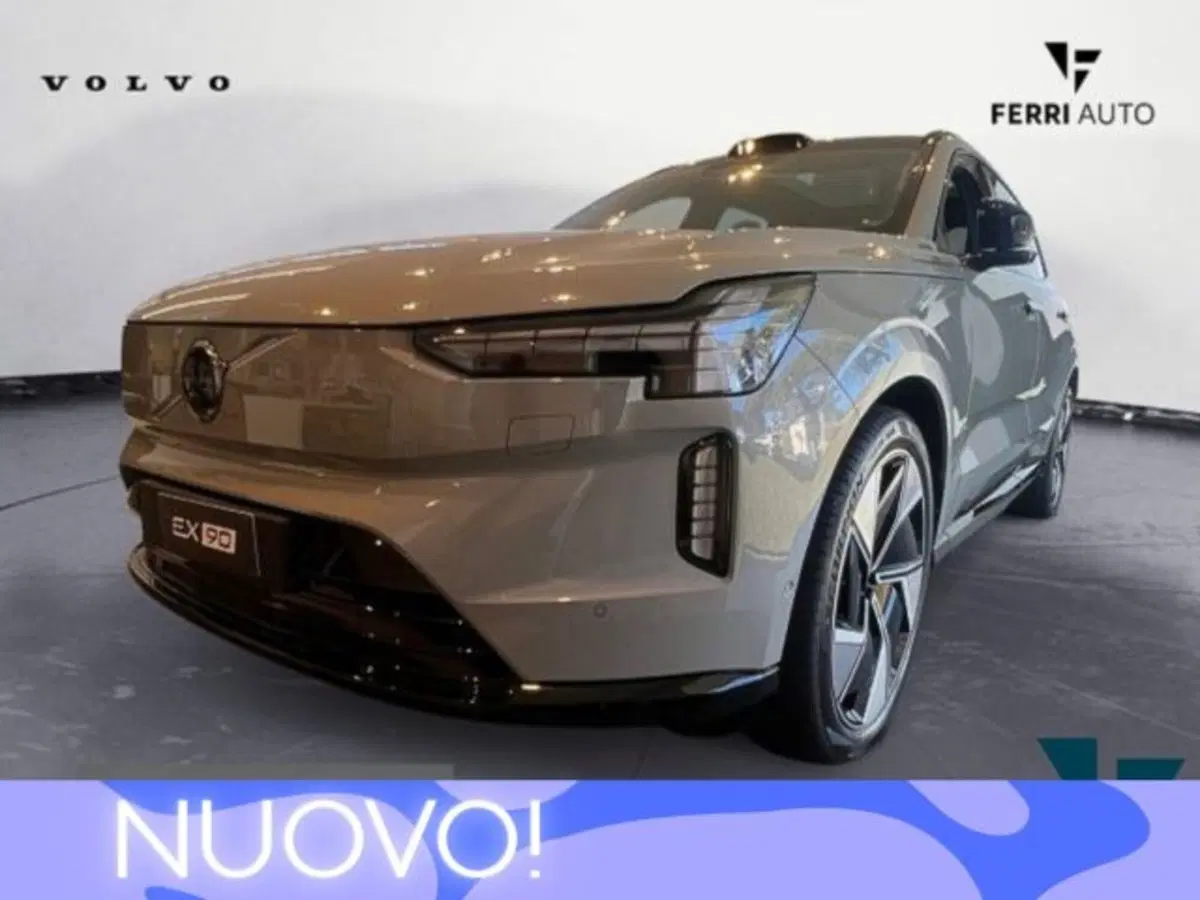 Volvo EX90 nuova a Udine
