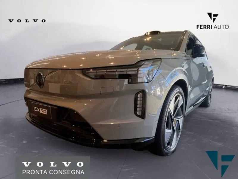 Volvo EX90 nuova a Udine
