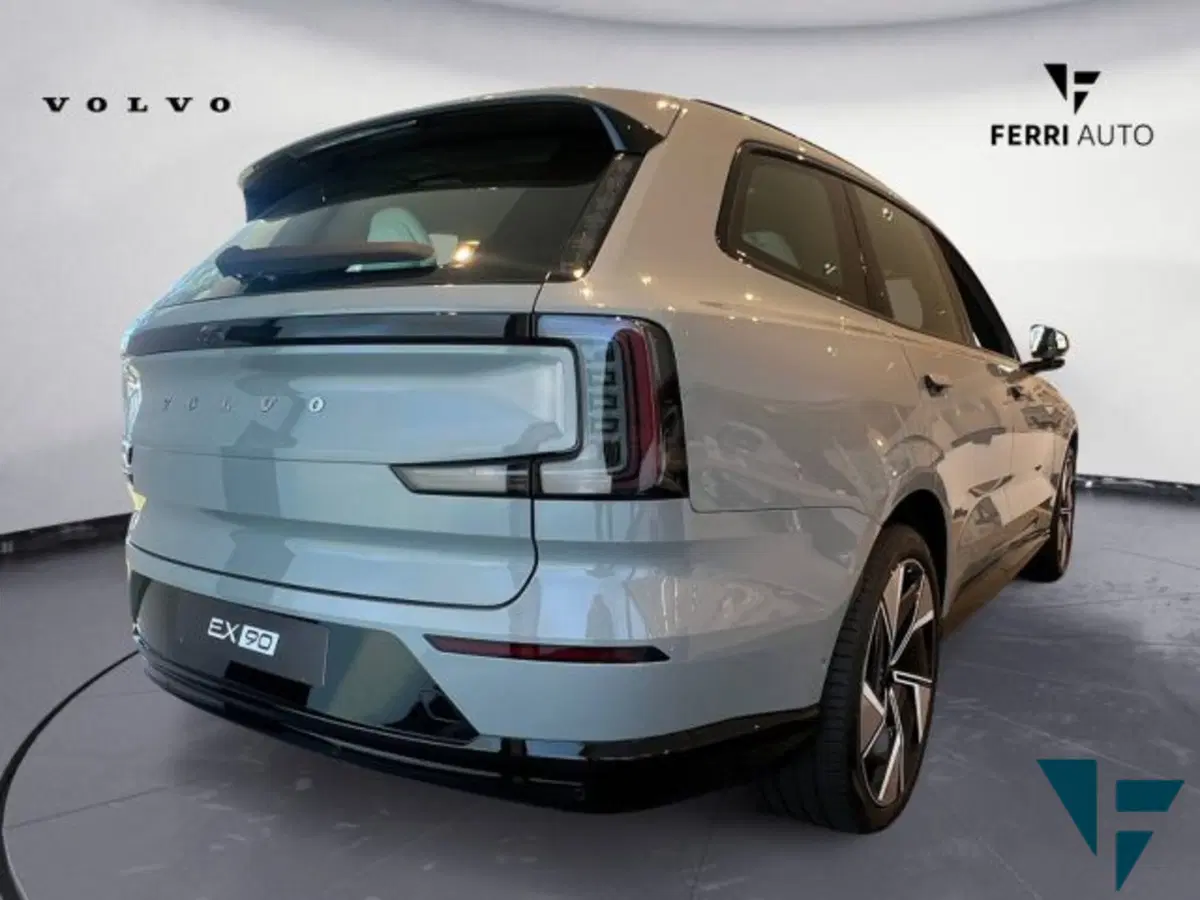 Volvo EX90 nuova a Udine (7)