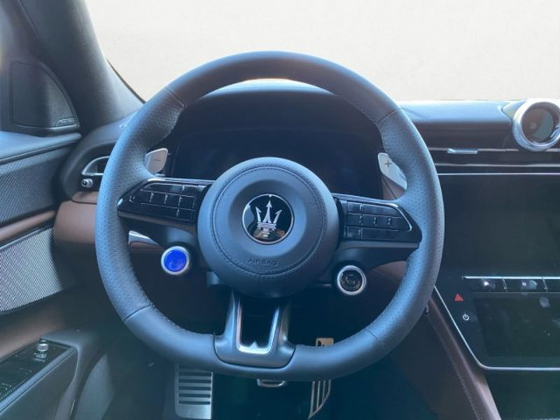 Maserati Grecale nuova a Udine (11)