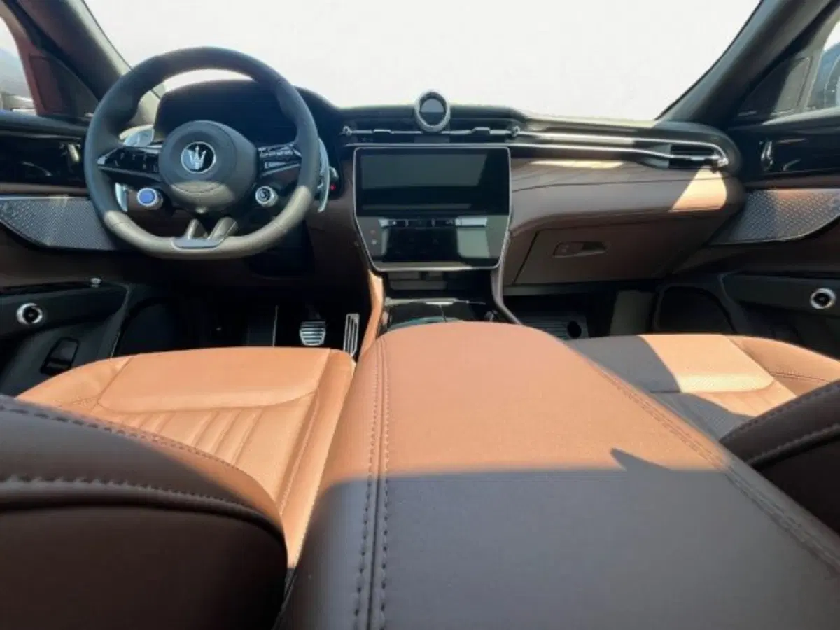 Maserati Grecale nuova a Udine (12)