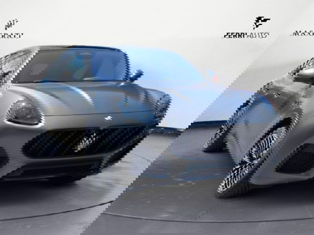 Maserati Grecale nuova a Udine (4)