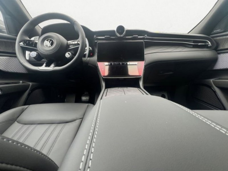 Maserati Grecale nuova a Udine (10)