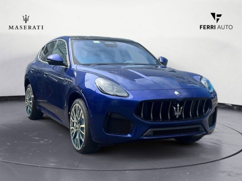 Maserati Grecale nuova a Udine (4)