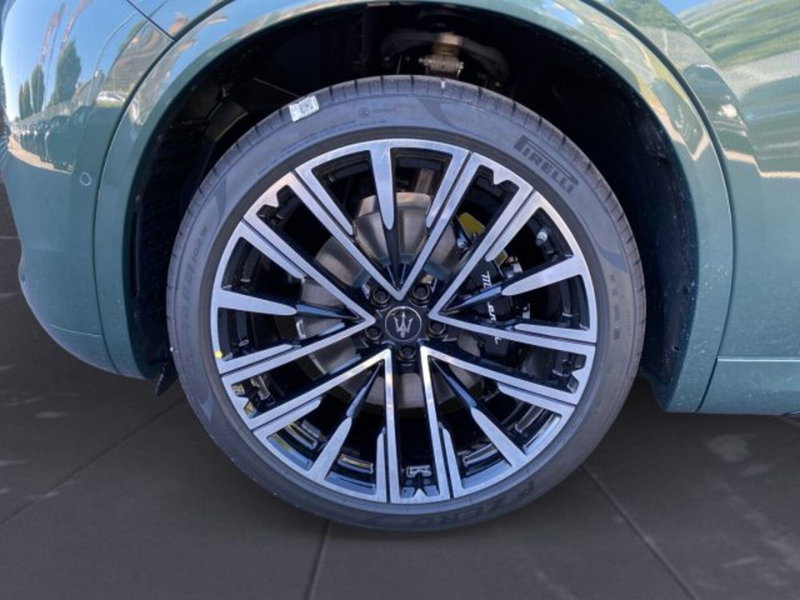 Maserati Grecale nuova a Udine (14)