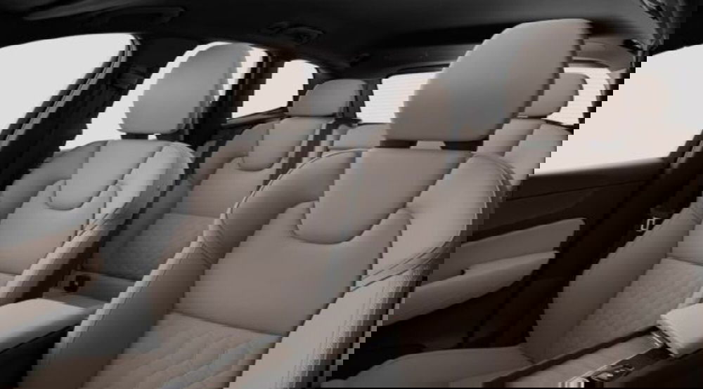 Volvo XC60 nuova a Udine (7)