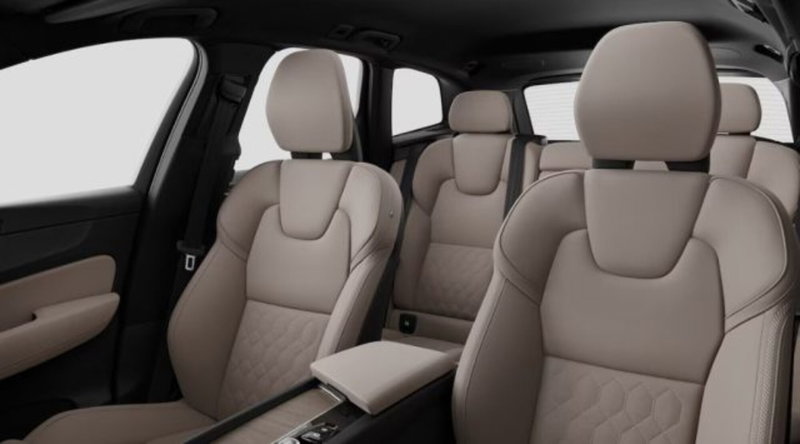 Volvo XC60 nuova a Udine (7)