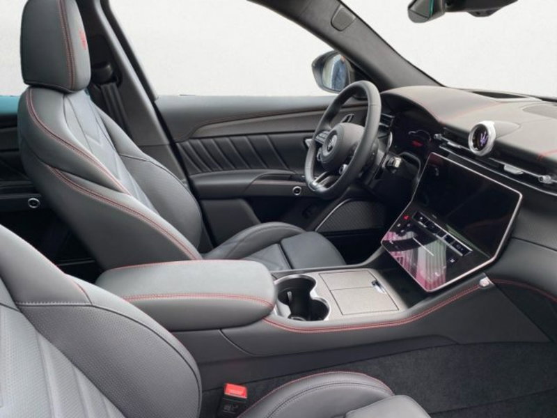 Maserati Grecale usata a Udine (10)