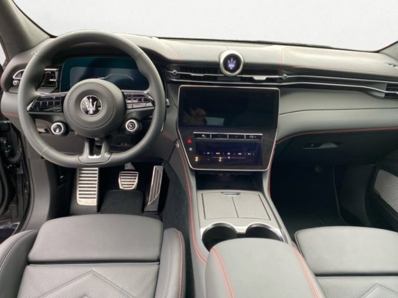 Maserati Grecale usata a Udine (11)