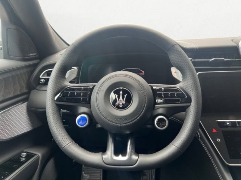 Maserati Grecale nuova a Udine (11)