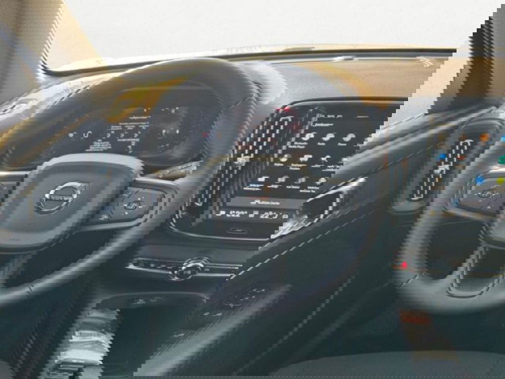 Volvo XC40 nuova a Udine (12)
