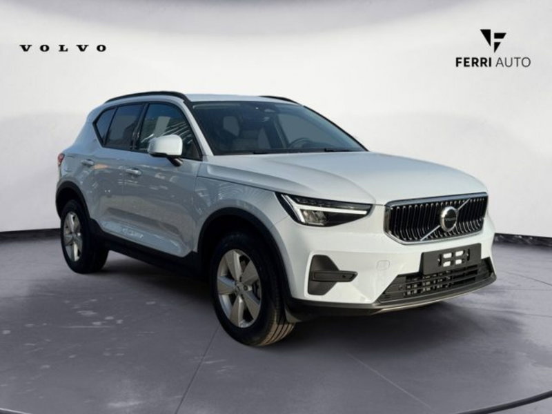 Volvo XC40 nuova a Udine (3)
